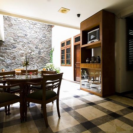 Reddoorz @ Dago Hotel Bandung Ngoại thất bức ảnh
