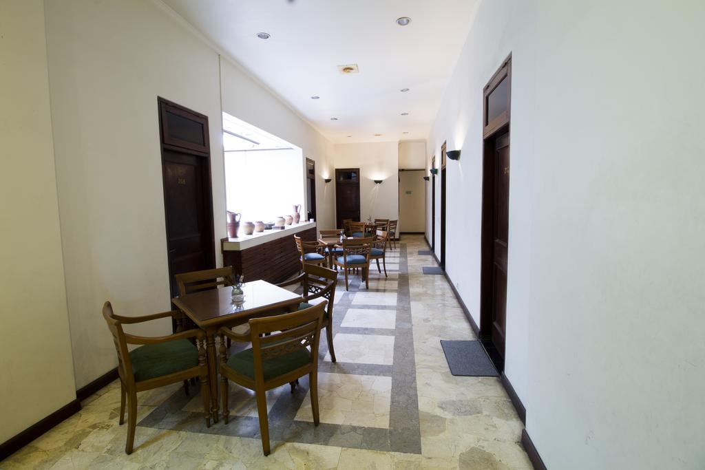 Reddoorz @ Dago Hotel Bandung Ngoại thất bức ảnh
