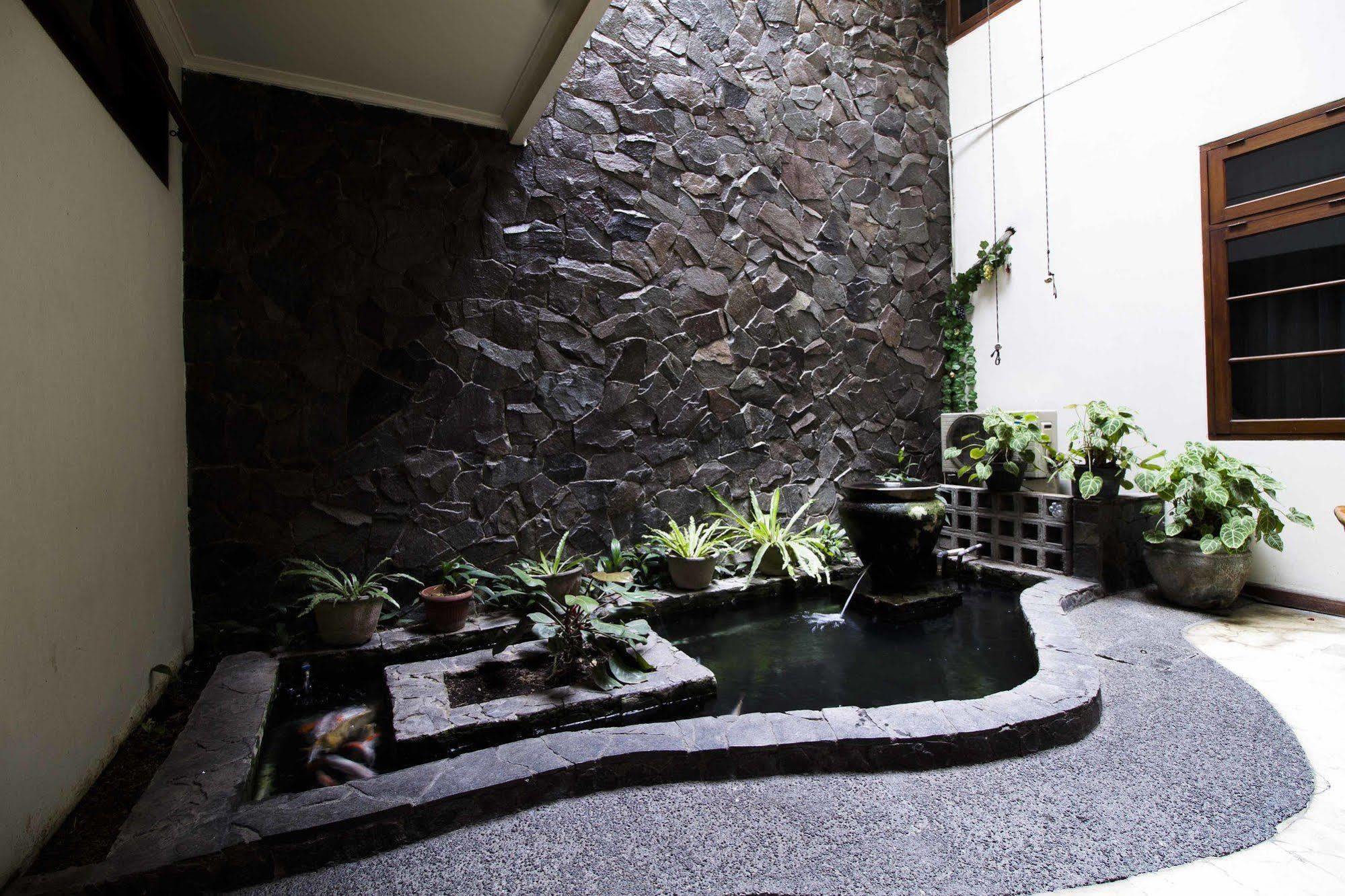 Reddoorz @ Dago Hotel Bandung Ngoại thất bức ảnh