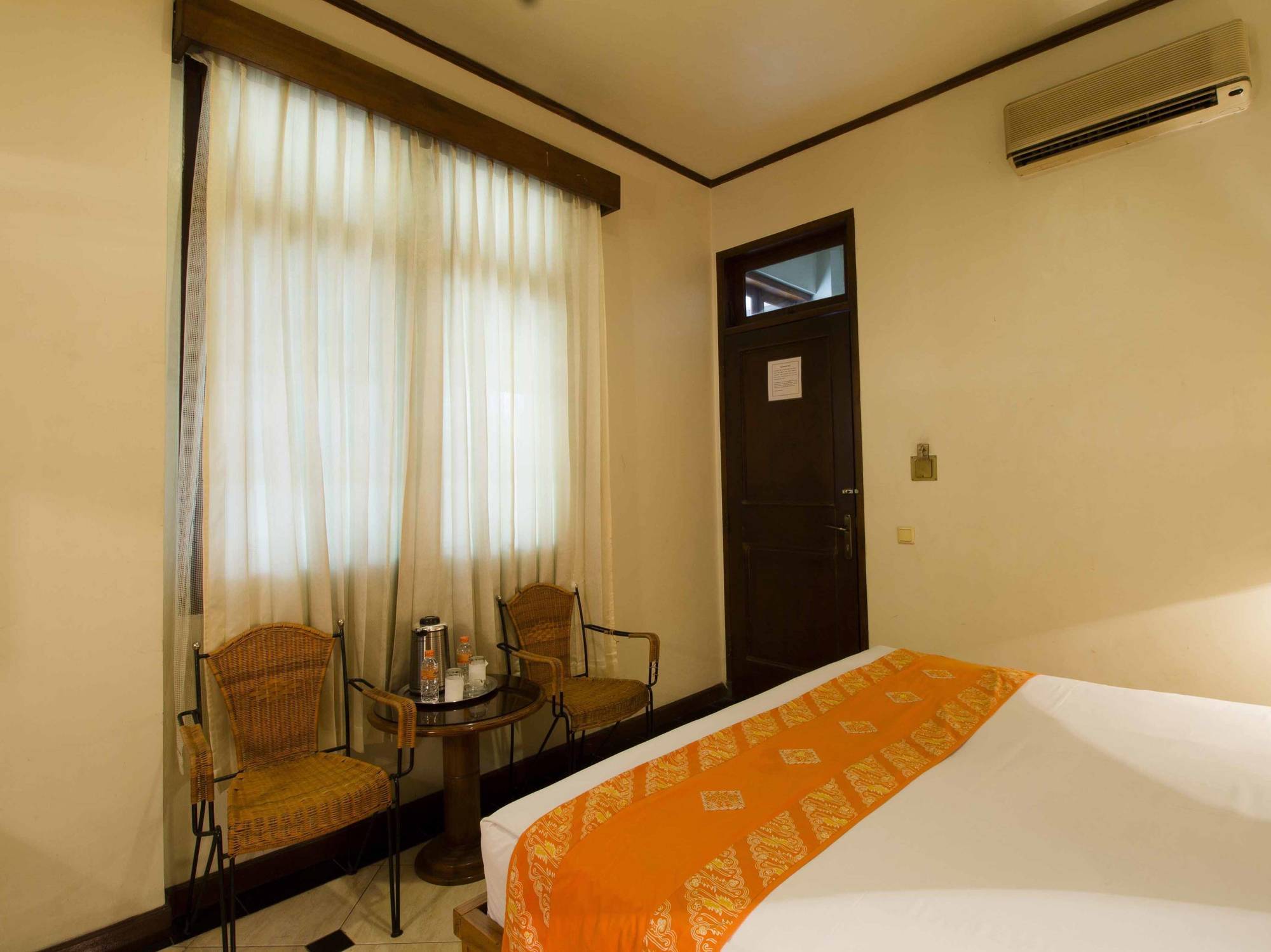 Reddoorz @ Dago Hotel Bandung Ngoại thất bức ảnh