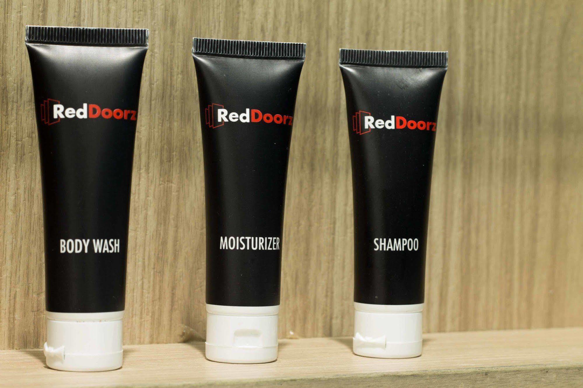 Reddoorz @ Dago Hotel Bandung Ngoại thất bức ảnh