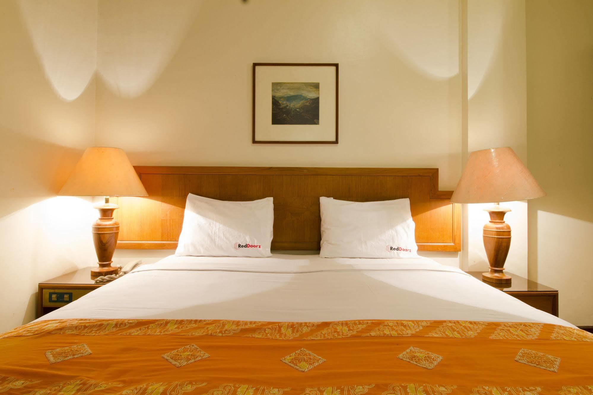Reddoorz @ Dago Hotel Bandung Ngoại thất bức ảnh