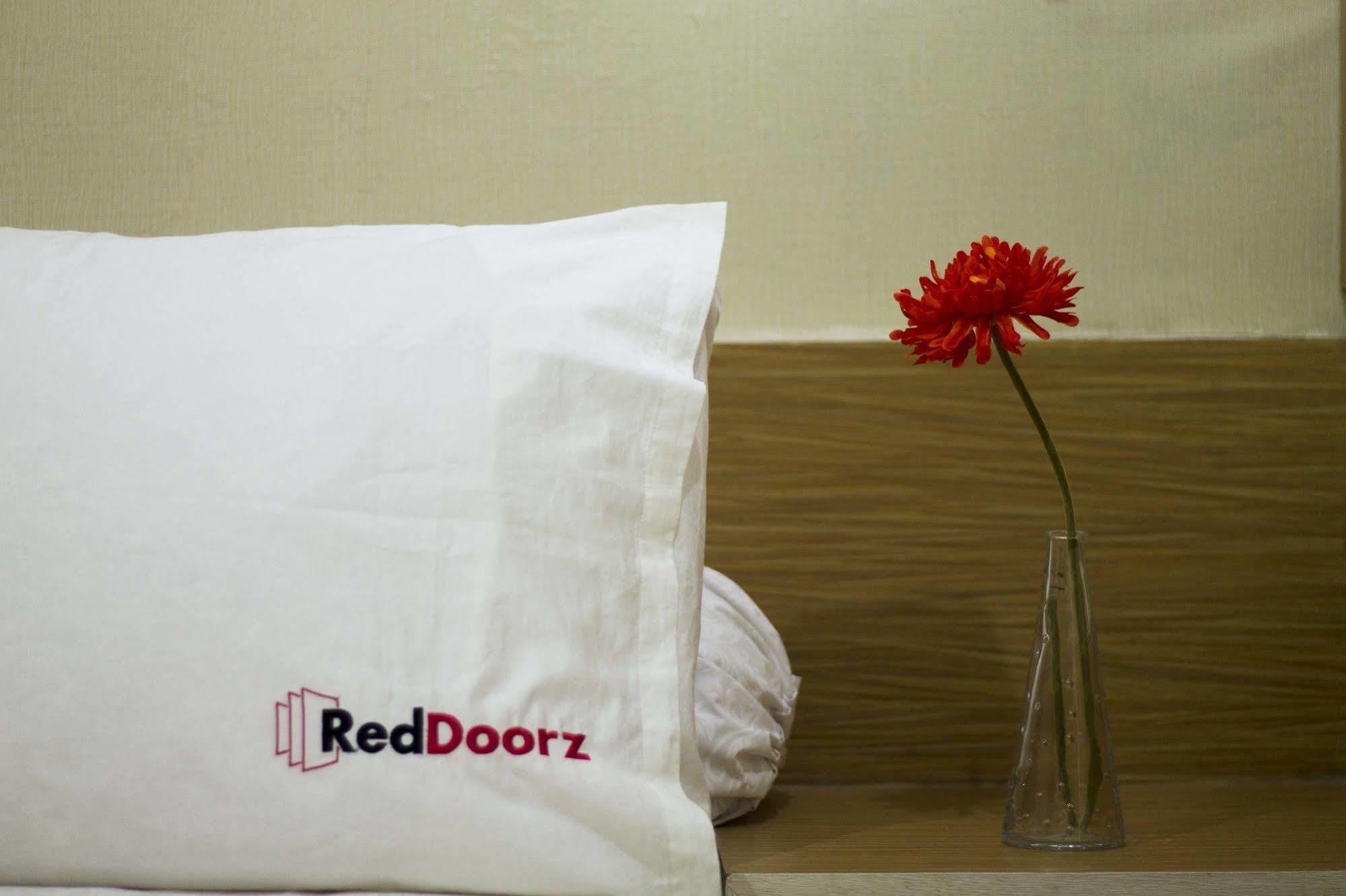 Reddoorz @ Dago Hotel Bandung Ngoại thất bức ảnh